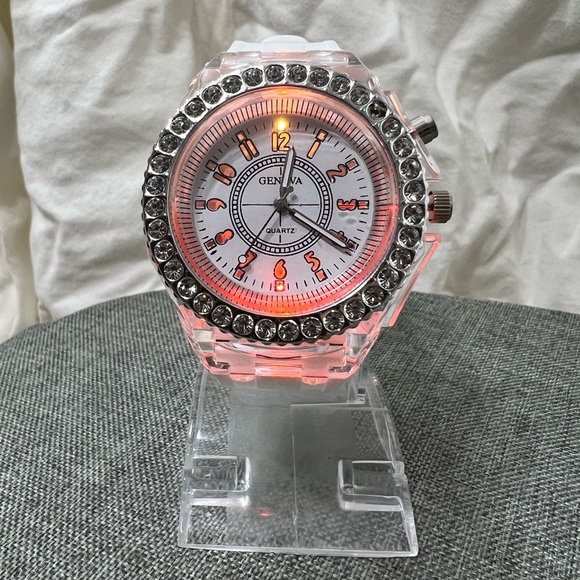 NWOT…GENEVA QUARTZ WATCH, WHITE BAND LED WATCH COLOR CHANGING. AMAZING SPORT. - Picture 7 of 16